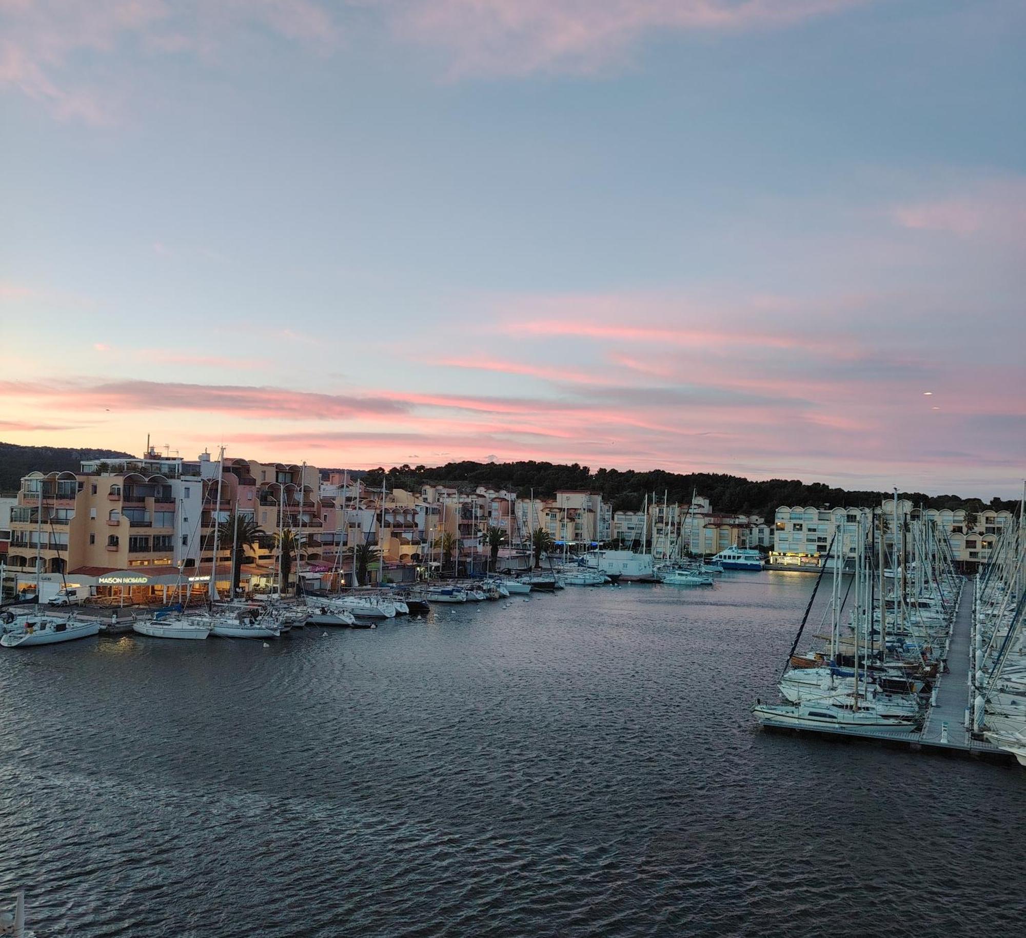 Апартаменти Port Panoramique Грюїссан Екстер'єр фото